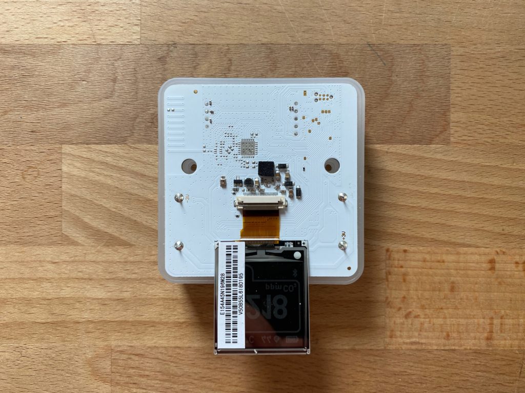 eInk display with the driver circuit of the Aranet4 CO2, temperature and humidity sensor