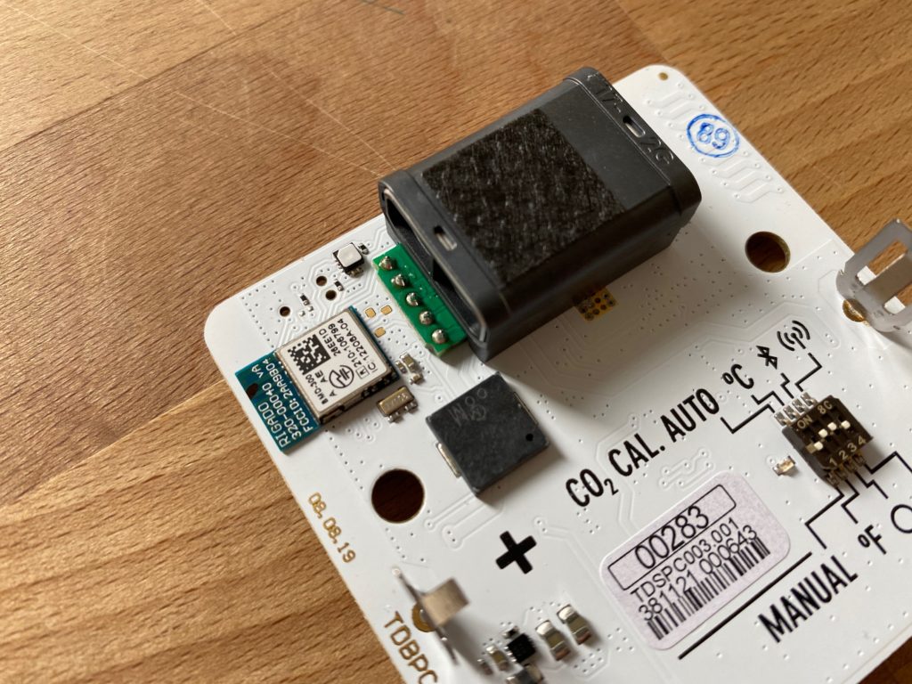CO2 sensor and Bluetooth LE radio module of the Aranet4 CO2, temperature and humidity sensor