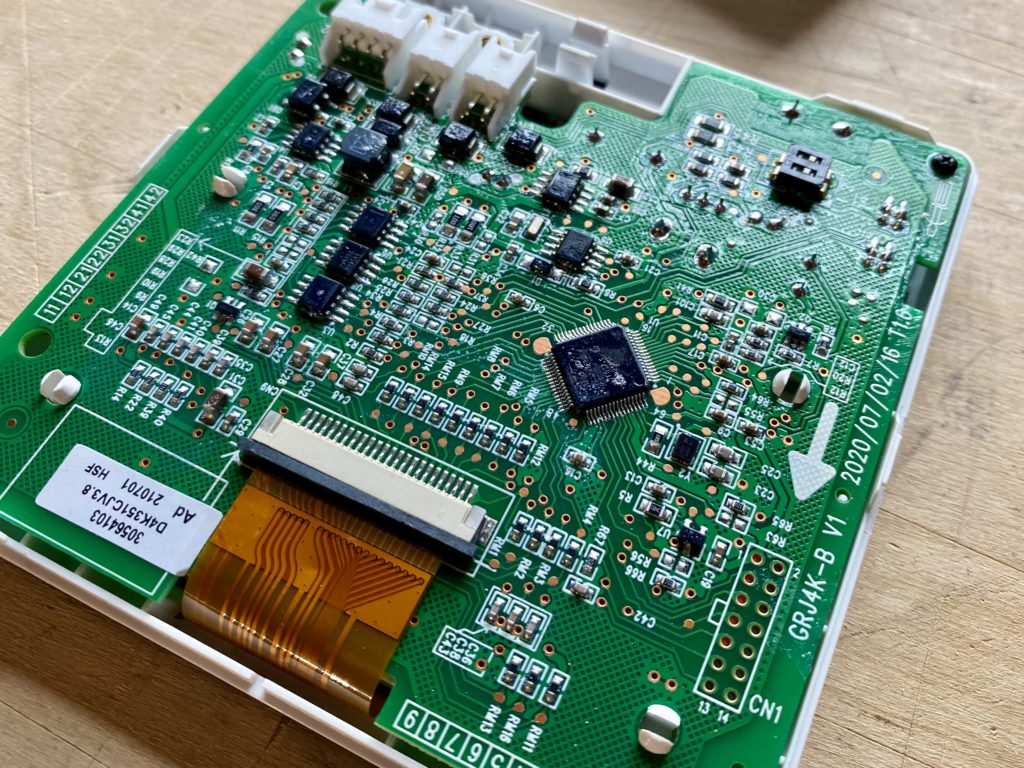 Gree XK76 wired controller with NXP LPC3100 ARM9 microcontroller