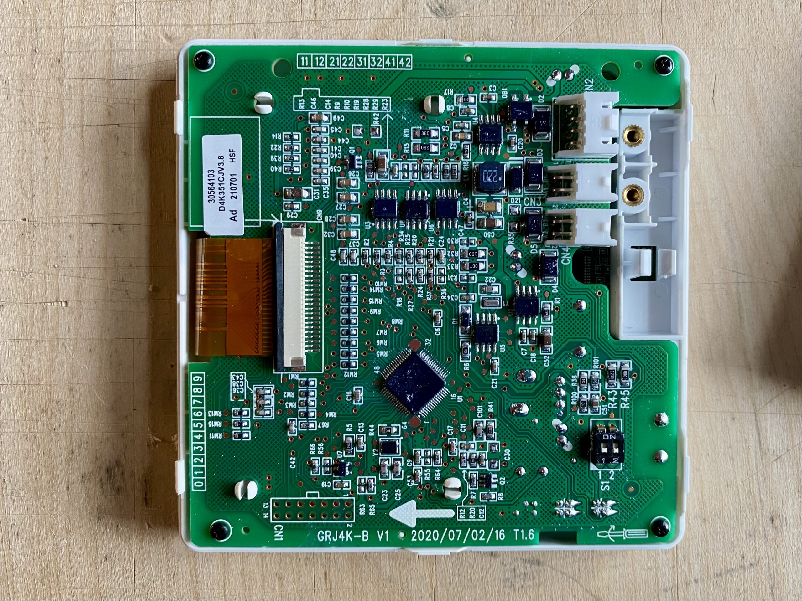 The PCB of the Gree Gree XK76 wired controller thermostat