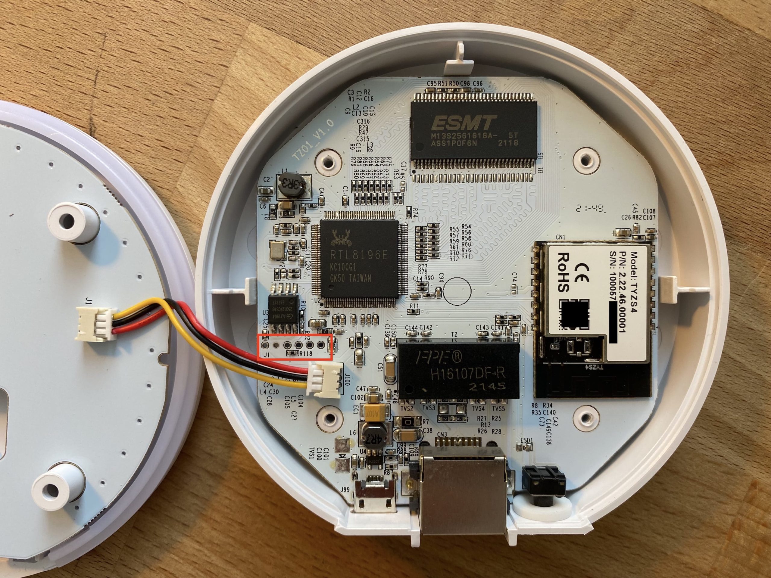 Zemismart Zigbee HomeKit Hub using the Tuya TYZS4 module 