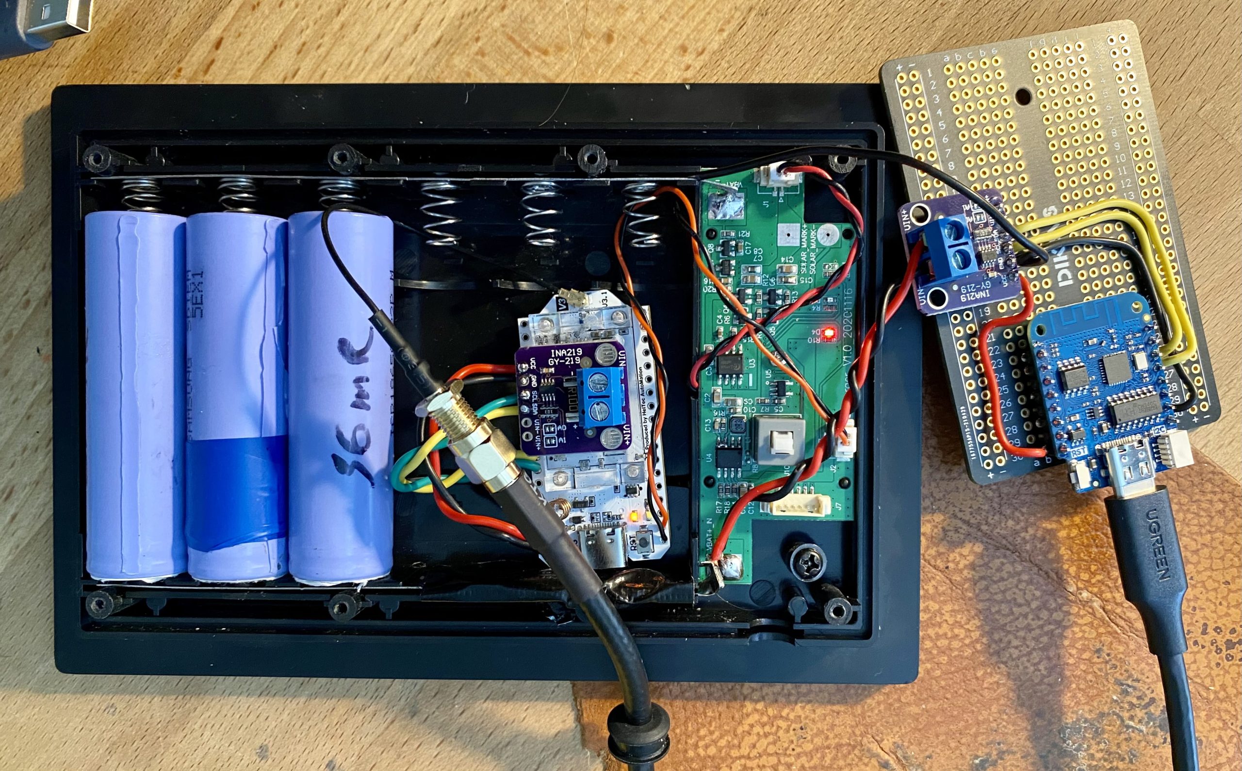 Heltec Lora 32 v3 with an INA219 power sensor inside a 4W solar panel case